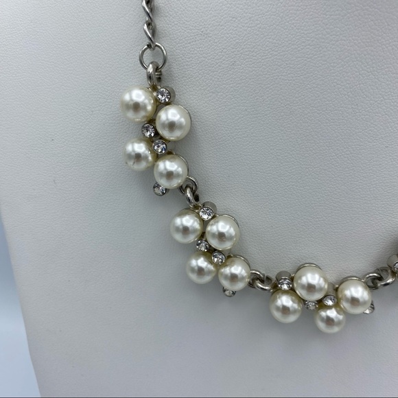 Elegant Faux Pearl Rhinestone Silver Tone Necklace - Picture 7 of 11